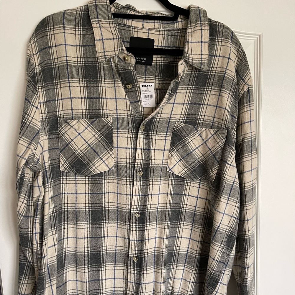 RSQ Gray and Cream Casual Button Down Shirt